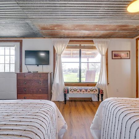 Delightful Carmine Studio On Farm Near Round Top! 외부 사진