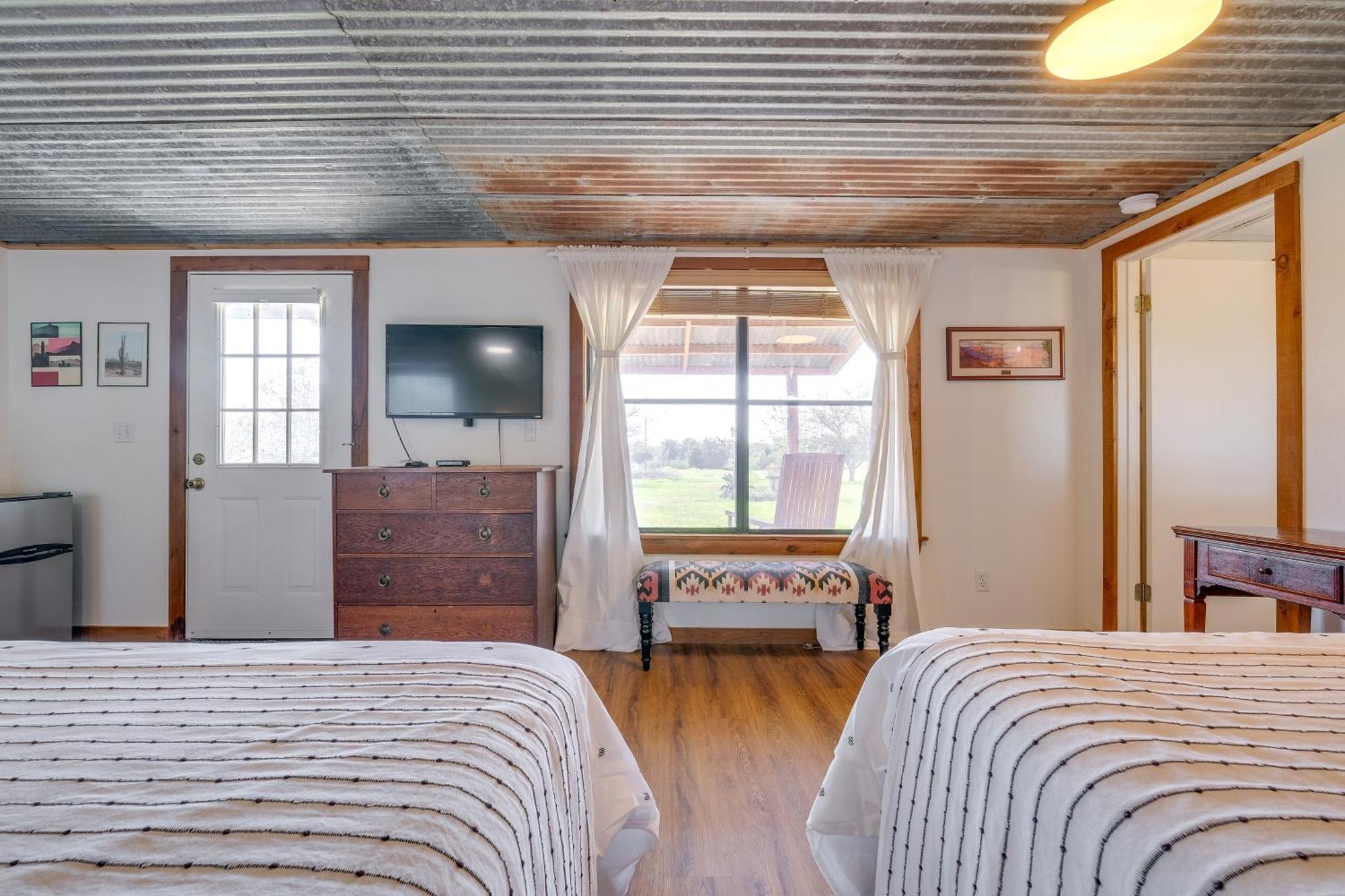 Delightful Carmine Studio On Farm Near Round Top! 외부 사진