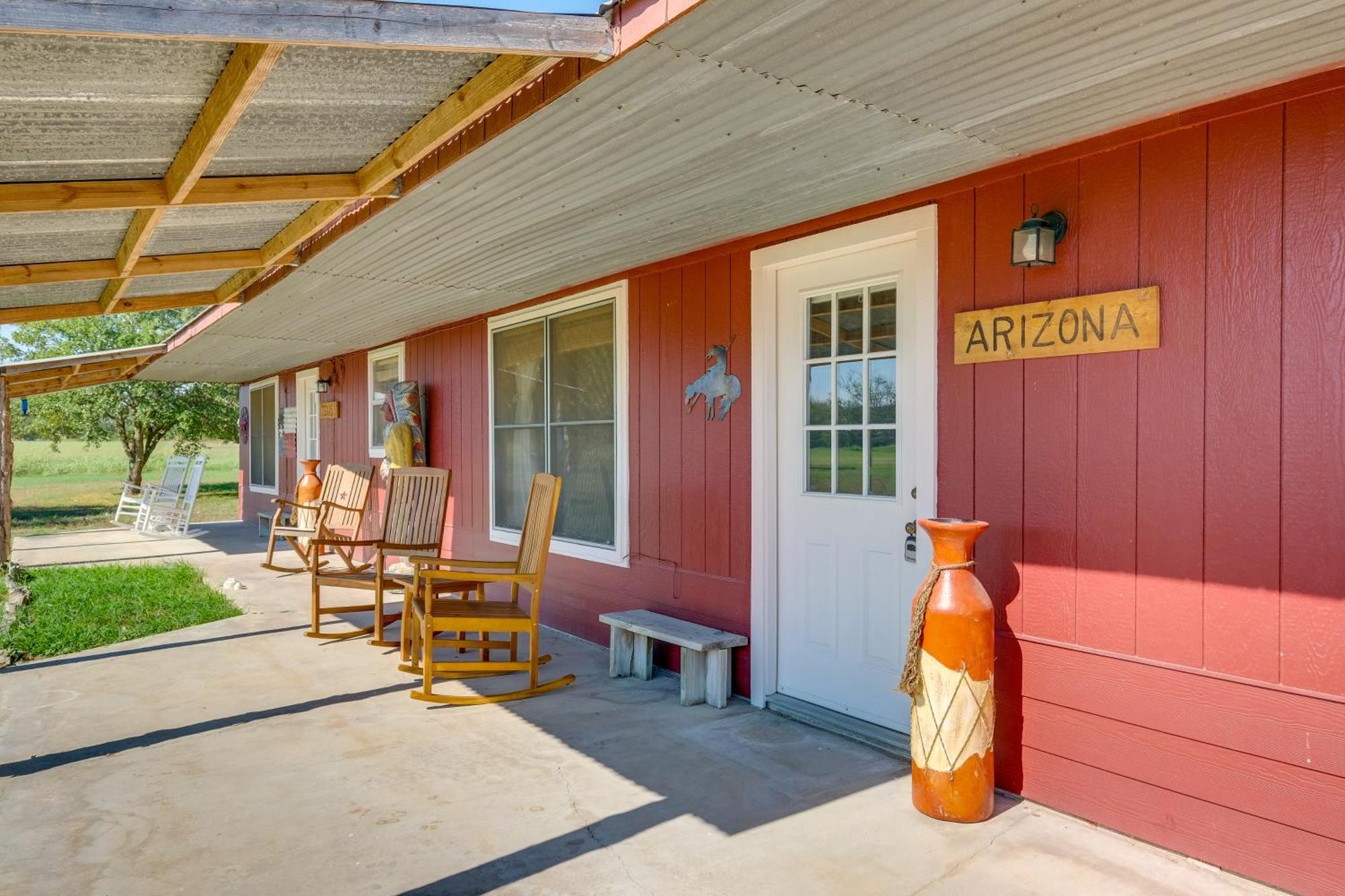 Delightful Carmine Studio On Farm Near Round Top! 외부 사진